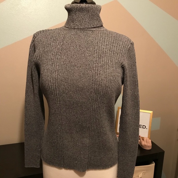 Valerie Stevens Sweaters - Valerie Stevens (former Famous Barr) Turtleneck